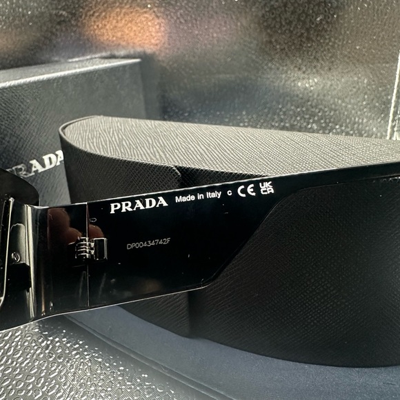 New PRADA PR 2 Women's Irregular Sunglasses - Black/Gray - Picture 5 of 9